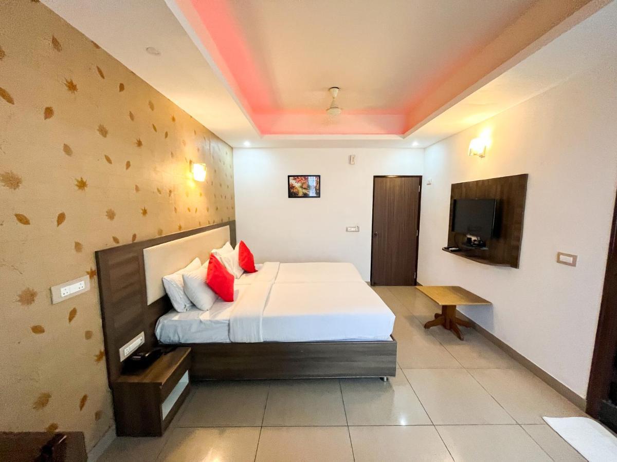 Hotel Victory Grand Attibele Exterior foto